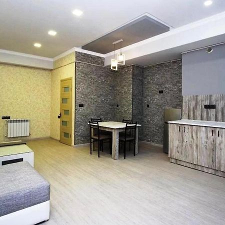 Studio Apartment In Yerevan And Tours In Armenia エクステリア 写真